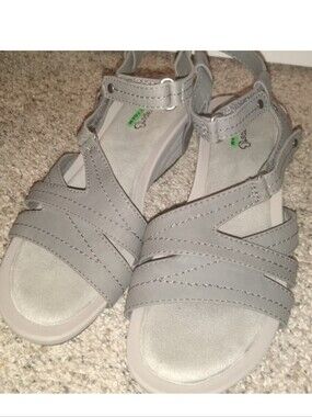 NEW BEARTRAPS Gray LEATHER Sandals Shoes Lady's 7